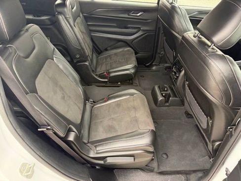 Certified 2023 Jeep Grand Cherokee L Laredo image 46