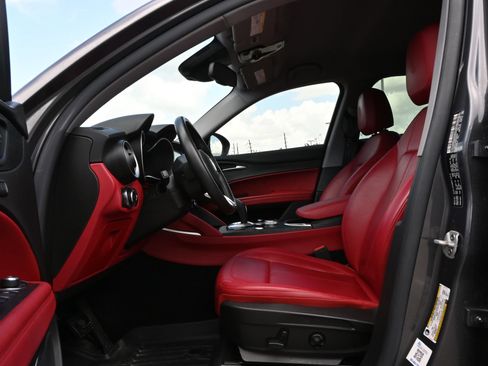 Used 2021 Alfa Romeo Stelvio Sprint w/ Nero Edizione RWD image 18