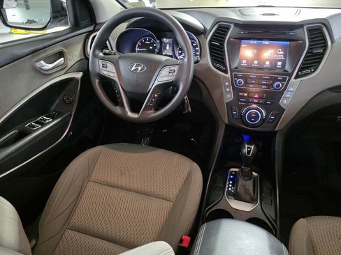 Used 2017 Hyundai Santa Fe SE image 19