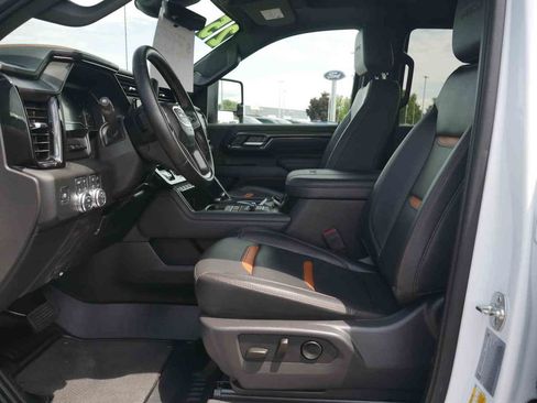 Used 2025 GMC Sierra 3500 AT4 w/ AT4 Premium Plus Package AWD/4WD image 35