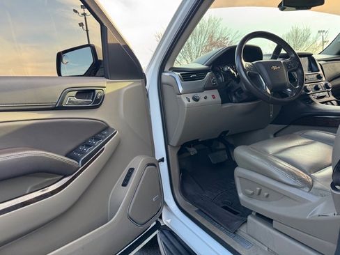 Used 2019 Chevrolet Suburban LT image 13