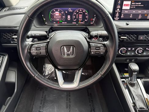 Used 2024 Honda Accord Touring image 14