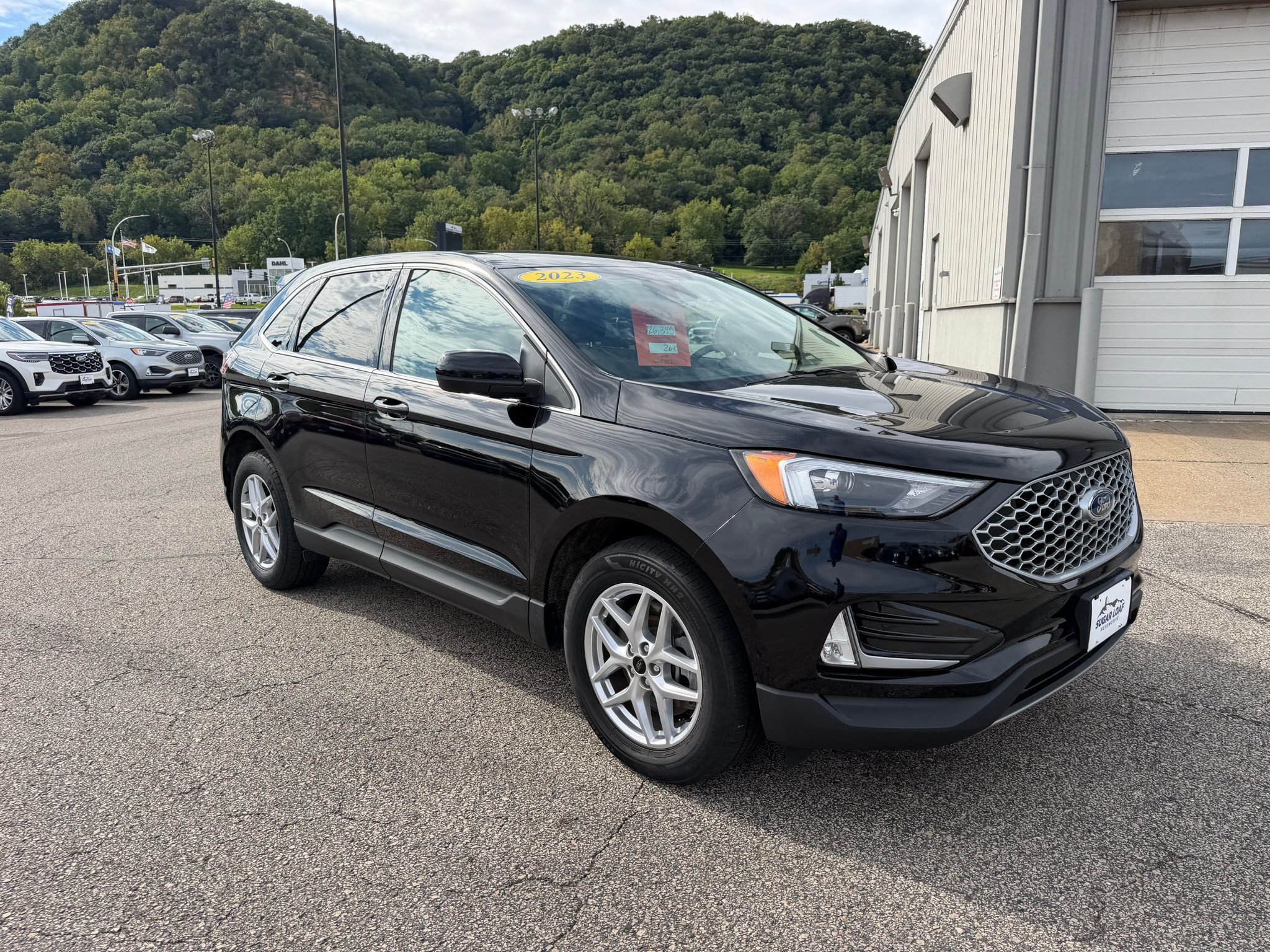 Used 2023 Ford Edge SEL w/ Convenience Package AWD/4WD image 3