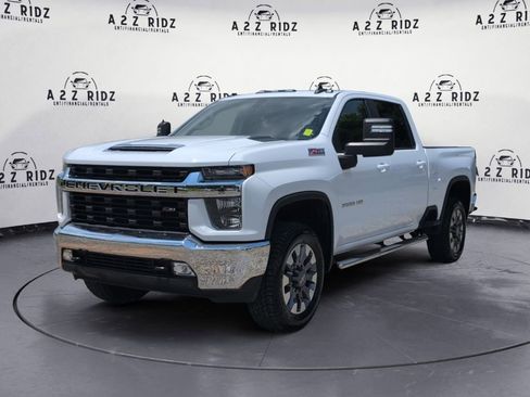 Used 2021 Chevrolet Silverado 2500 LT w/ Convenience Package AWD/4WD image 3