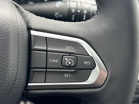 Used 2024 Jeep Compass Latitude w/ Sun and Sound Group image 28