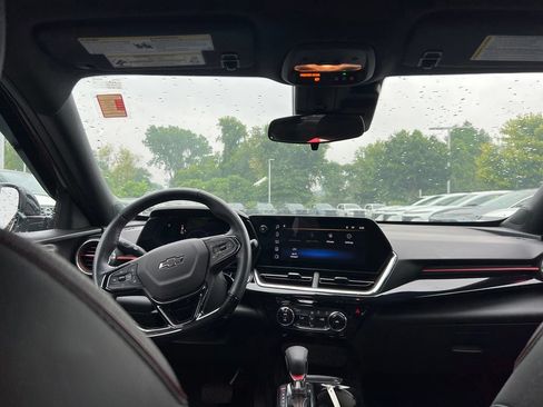 Used 2025 Chevrolet Trax RS w/ Driver Confidence Package FWD image 21