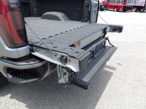 Used 2025 GMC Sierra 2500 AT4 AWD/4WD image 53