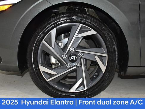 Used 2025 Hyundai Elantra Limited FWD image 7