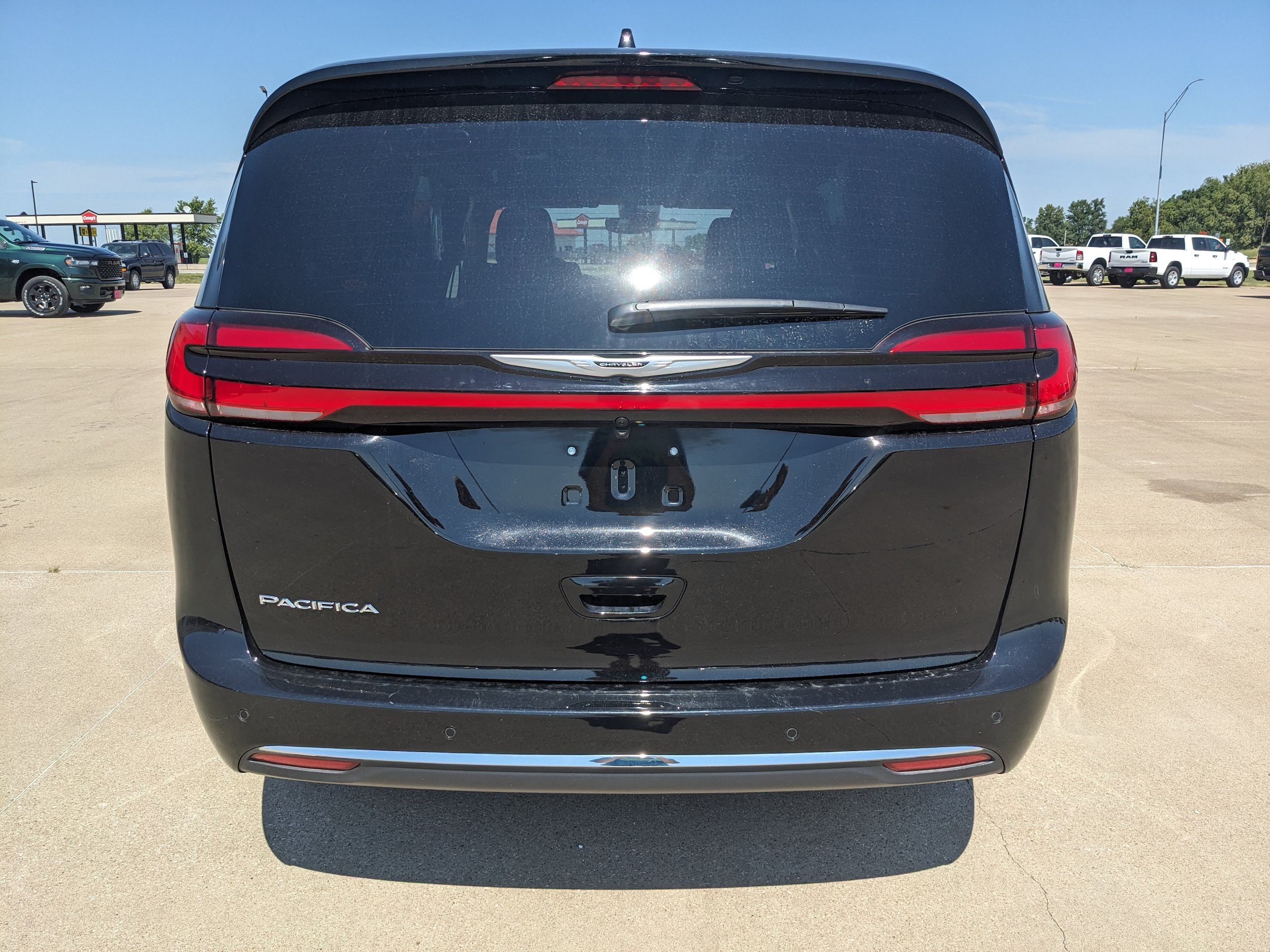 Used 2026 Chrysler Pacifica Select FWD image 7