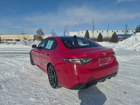 Used 2024 Alfa Romeo Giulia Veloce image 9