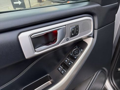 Used 2021 Ford Explorer Limited w/ Equipment Group 301A image 36