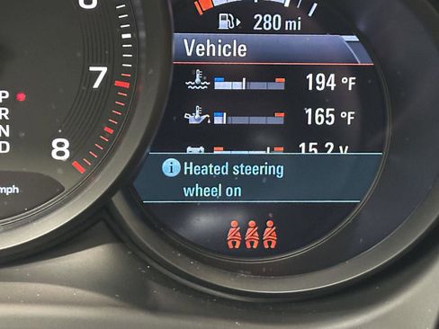 Certified 2026 Porsche Macan AWD/4WD image 23