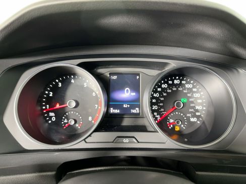 Used 2019 Volkswagen Tiguan SE image 17