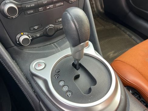 Used 2013 Nissan 370Z Touring w/ Sport Pkg image 23