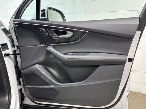 Used 2025 Audi Q7 3.0T Prestige image 32