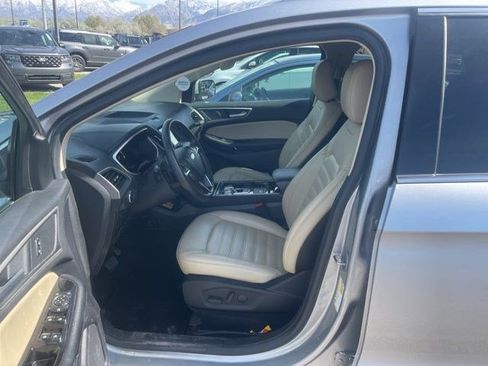 Used 2020 Ford Edge SEL w/ Convenience Package image 3