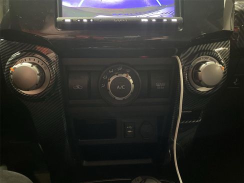 Used 2015 Toyota 4Runner SR5 image 20