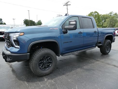 Certified 2024 Chevrolet Silverado 2500 ZR2 w/ ZR2 Bison Edition AWD/4WD image 9