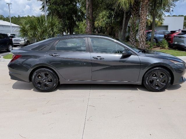 Certified 2021 Hyundai Elantra SEL FWD image 4