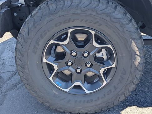 Used 2023 Jeep Wrangler Unlimited Rubicon 4xe w/ Cold Weather Group AWD/4WD image 13