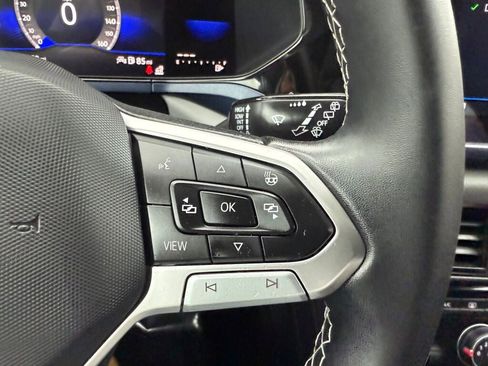 Used 2023 Volkswagen Taos SE w/ Panoramic Sunroof Package image 15