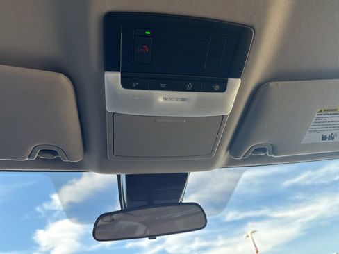 Used 2025 Nissan Altima 2.5 SV FWD image 19