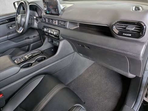 Certified 2024 Honda Pilot Touring image 23