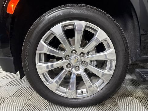 Used 2023 Chevrolet Suburban Premier image 19