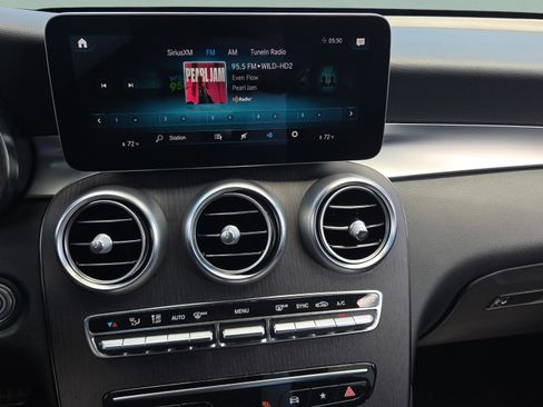 Certified 2022 Mercedes-Benz GLC 300 w/ AMG Line image 31