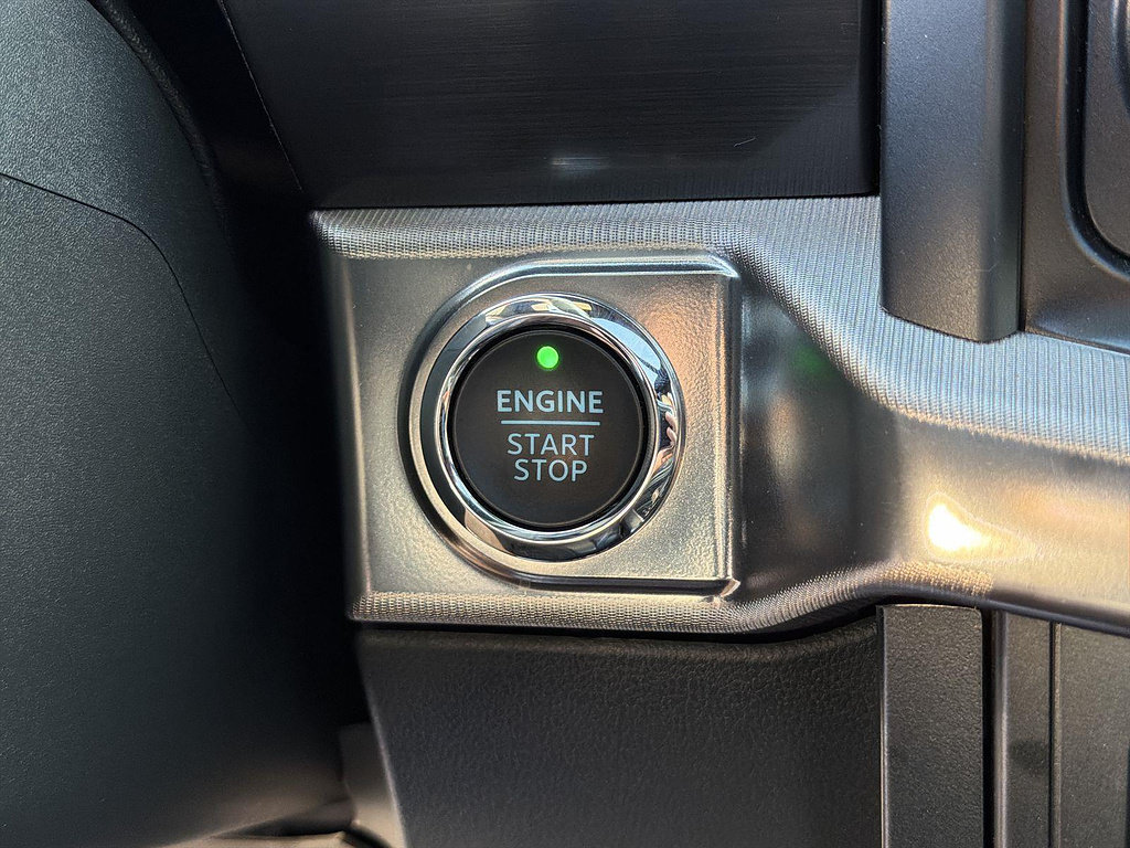 Used 2023 Ford F150 Raptor AWD/4WD image 9