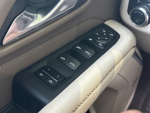 Used 2021 GMC Yukon Denali w/ Denali Ultimate Package AWD/4WD image 28