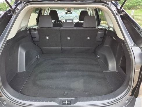Used 2019 Toyota RAV4 LE FWD image 28