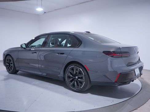 Used 2026 BMW 740i w/ Executive Package RWD image 3