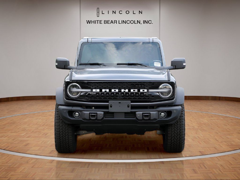 Used 2025 Ford Bronco Badlands AWD/4WD image 2