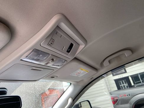 Used 2018 Nissan Titan PRO-4X w/ Pro-4x Convenience Package AWD/4WD image 16