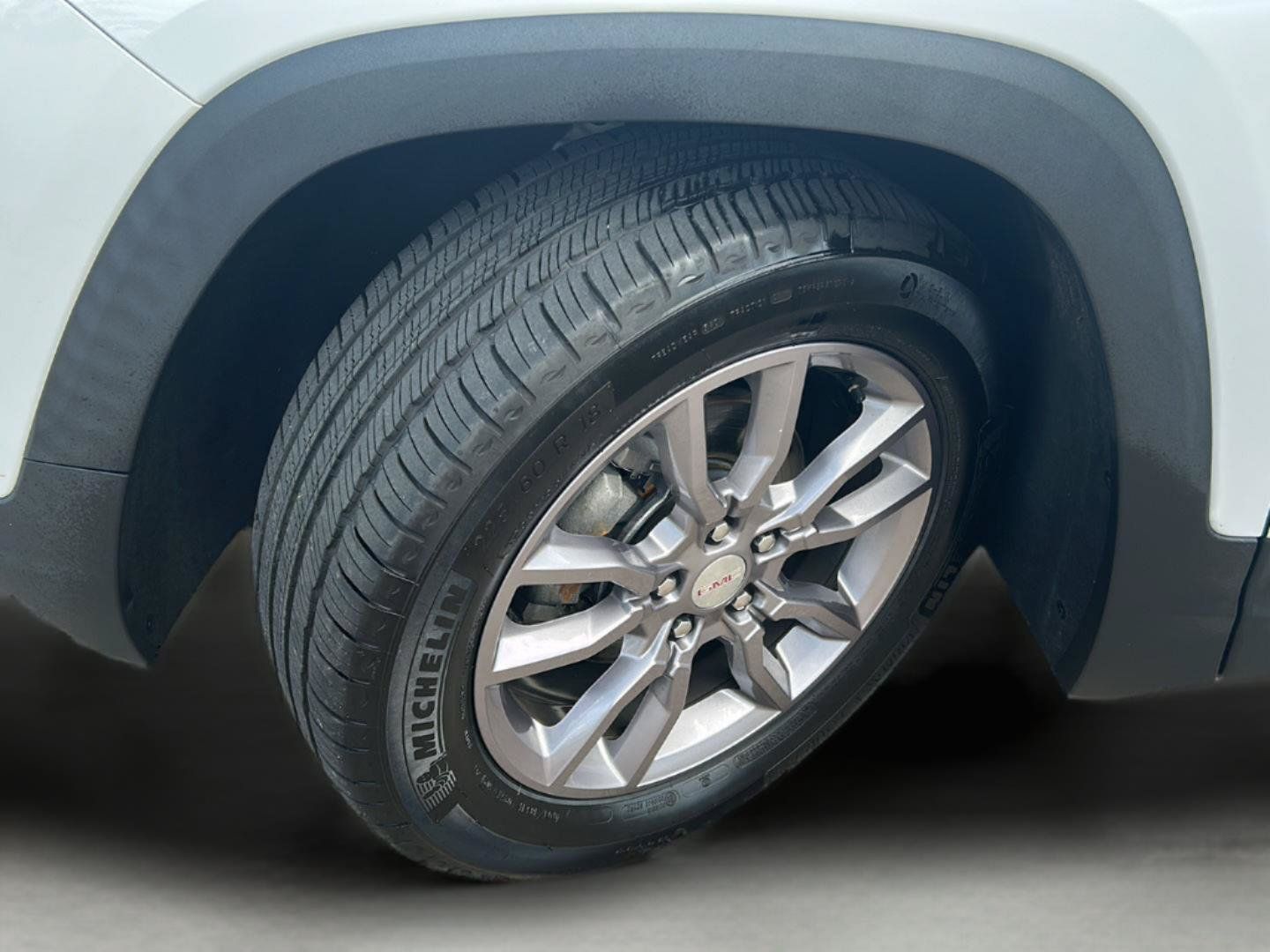 Used 2023 GMC Terrain SLT w/ Tech Package FWD image 28