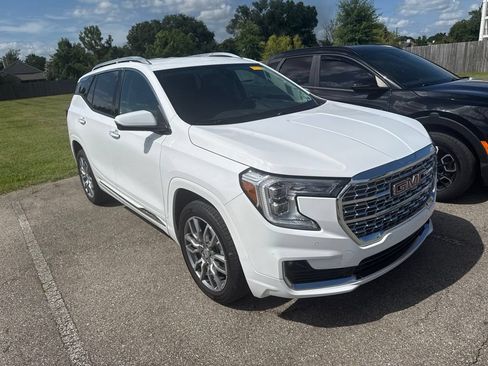 Used 2024 GMC Terrain Denali AWD/4WD image 1