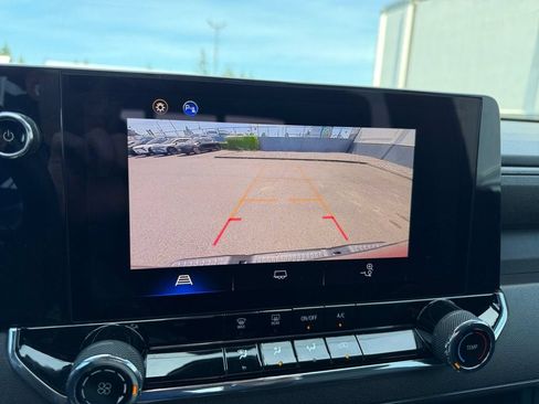 Used 2023 Chevrolet Colorado Trail Boss w/ Advanced Trailering Package AWD/4WD image 17