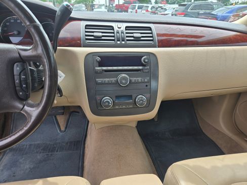 Used 2007 Buick Lucerne CXL w/ Luxury Package FWD image 7
