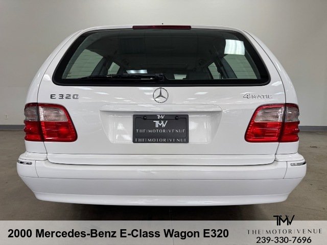 Used 2000 Mercedes-Benz E 320 4MATIC Wagon image 9