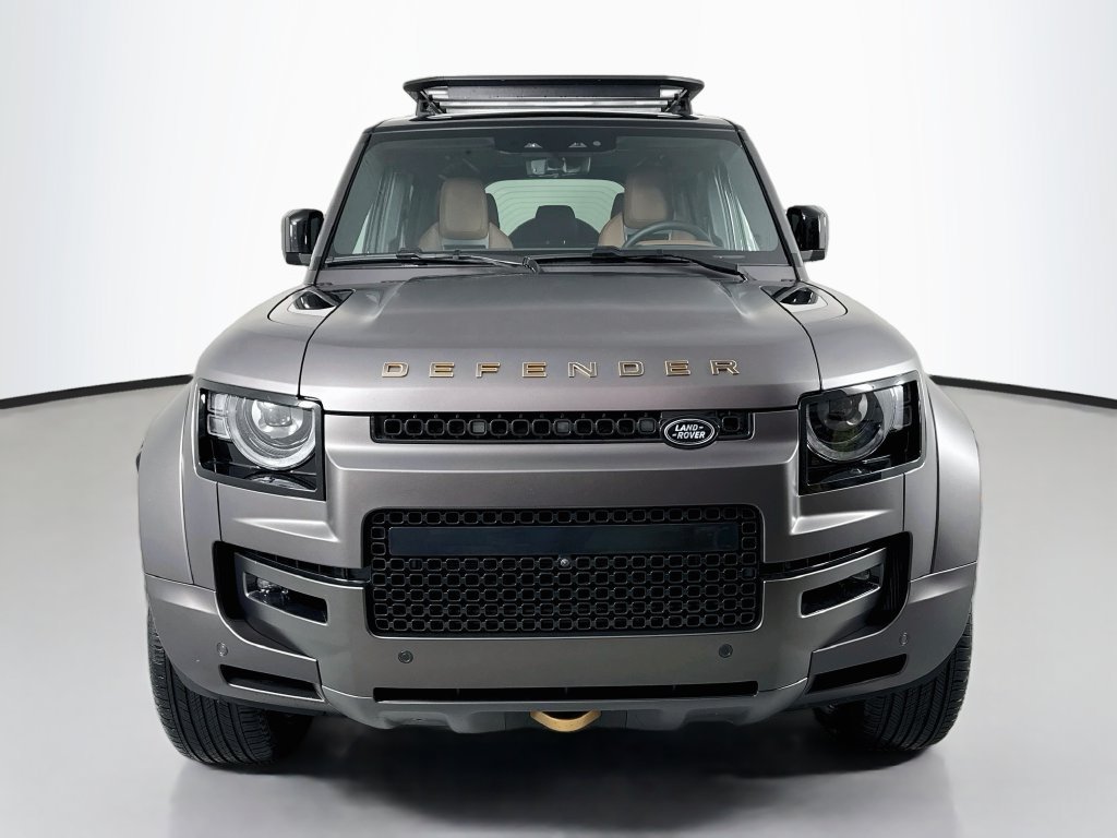 Used 2025 Land Rover Defender 110 AWD/4WD image 6