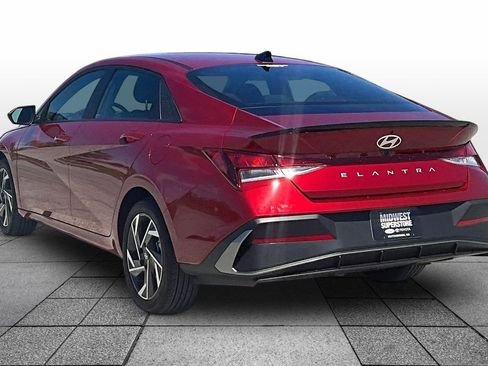 Used 2025 Hyundai Elantra Sport FWD image 10