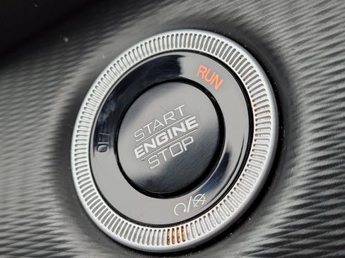 Used 2024 Jeep Grand Cherokee Laredo X image 30