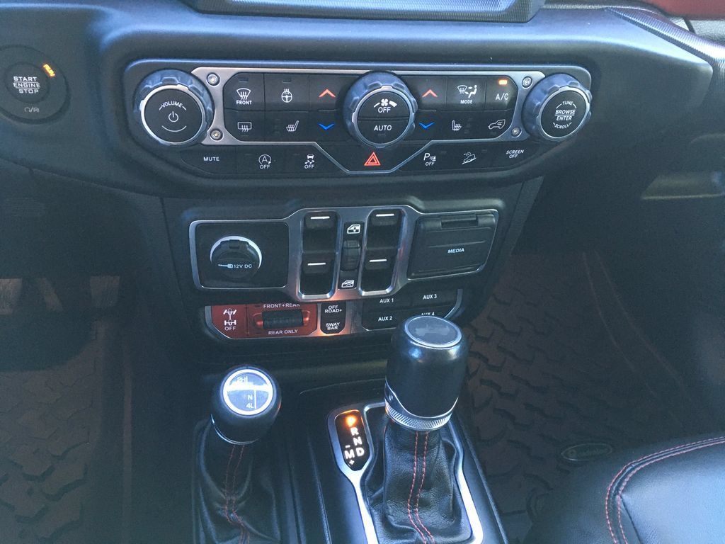 Used 2021 Jeep Wrangler Unlimited Rubicon AWD/4WD image 17