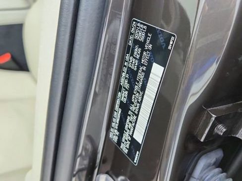 Used 2024 Volvo S60 B5 Plus w/ Climate Package image 64