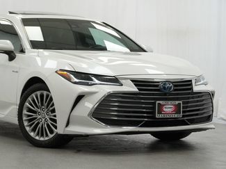 Used 2021 Toyota Avalon Limited w/ Advanced Safety Package FWD video 3