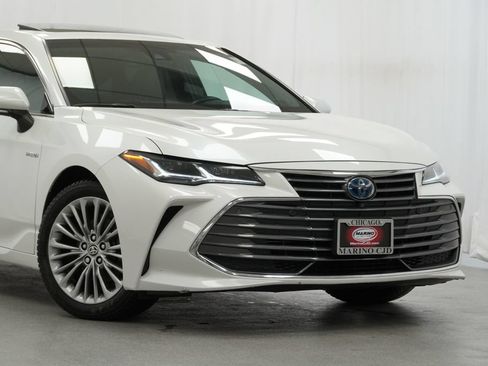 Used 2021 Toyota Avalon Limited w/ Advanced Safety Package FWD image 3