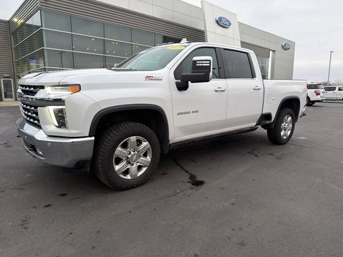 Used 2023 Chevrolet Silverado 2500 LTZ image 2