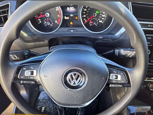 Used 2018 Volkswagen Tiguan S image 13