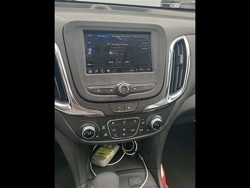 Used 2023 Chevrolet Equinox LT image 19